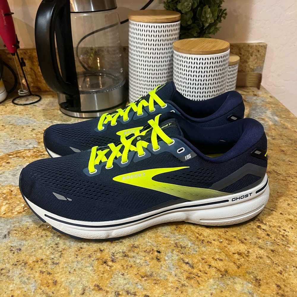 Brooks Ghost 15 size 10 - Picture 3 of 9